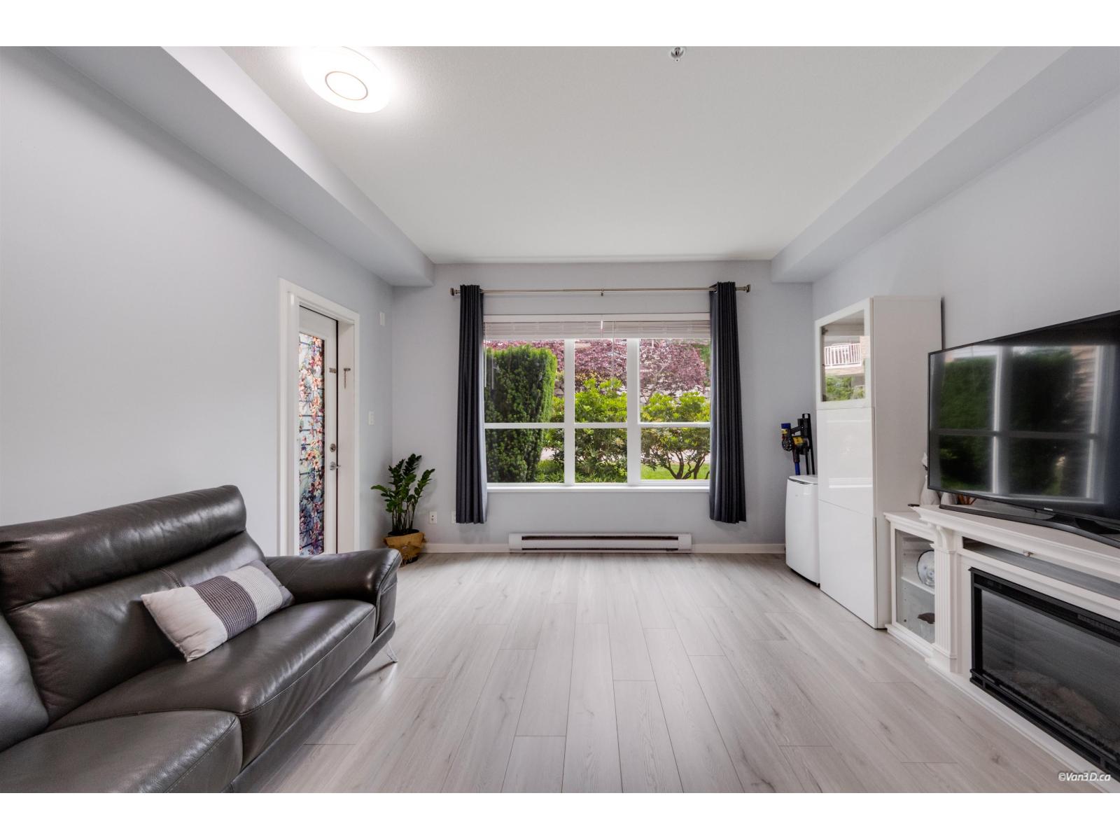215 6440 194 Street Property Photo 10