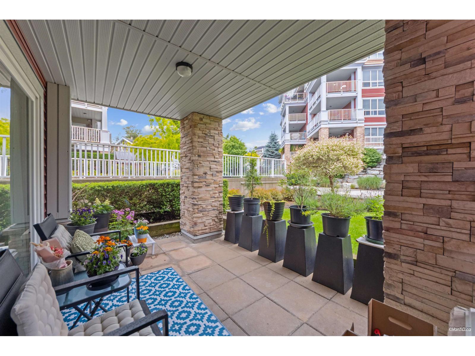 215 6440 194 Street Property Photo 19