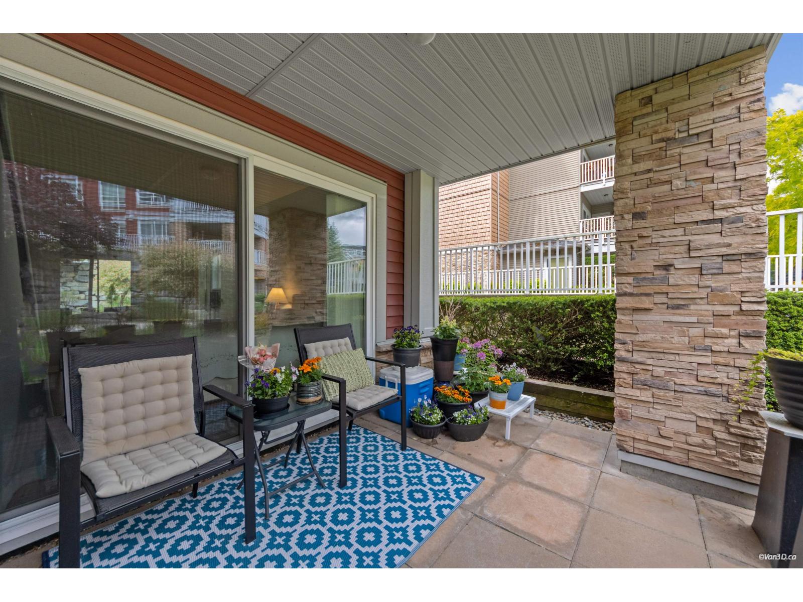 215 6440 194 Street Property Photo 20