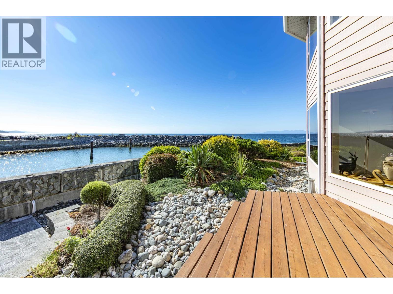 226 1585 Field Road Property Photo 1