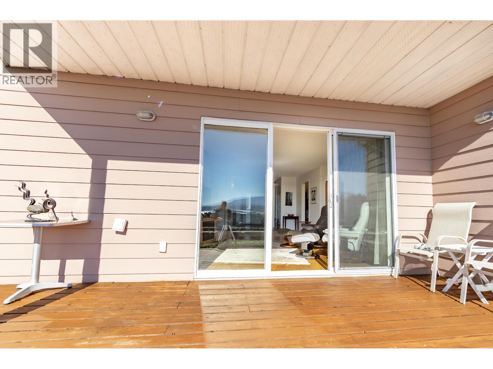 226 1585 Field Road Property Photo 5