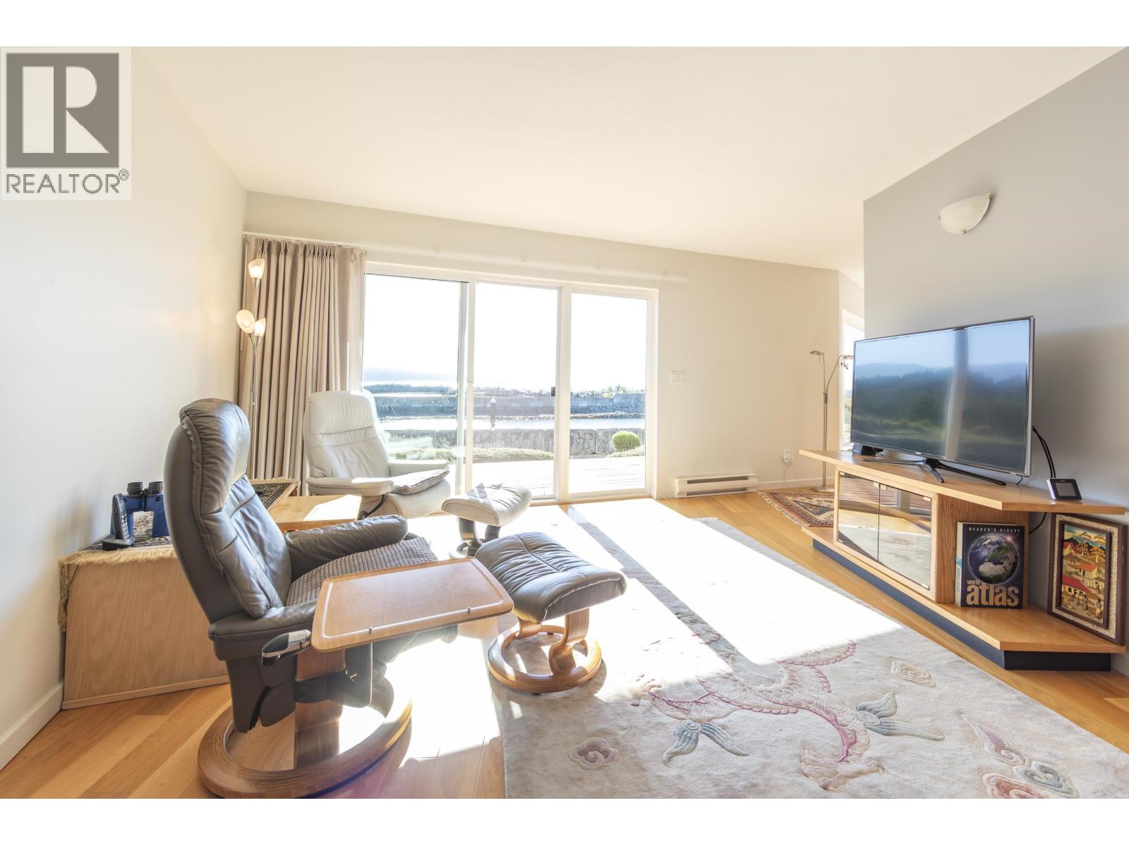 226 1585 Field Road Property Photo 12