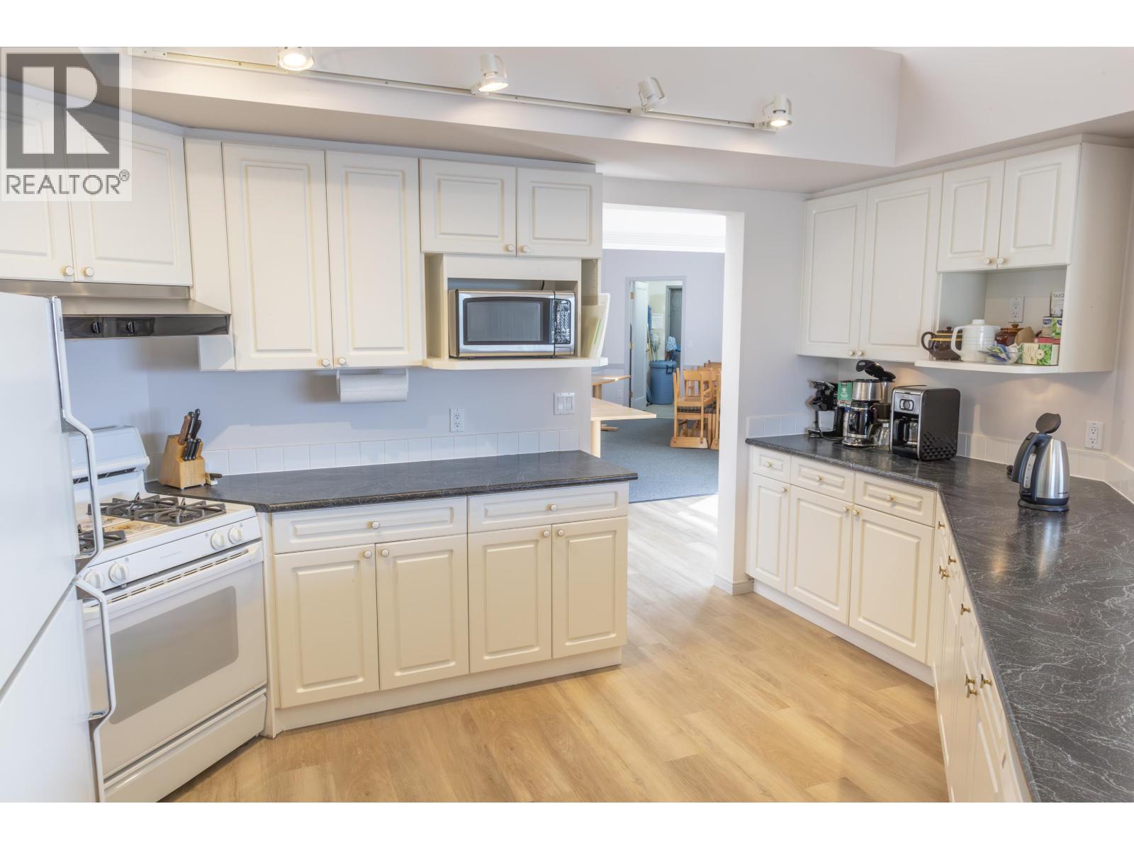 226 1585 Field Road Property Photo 32