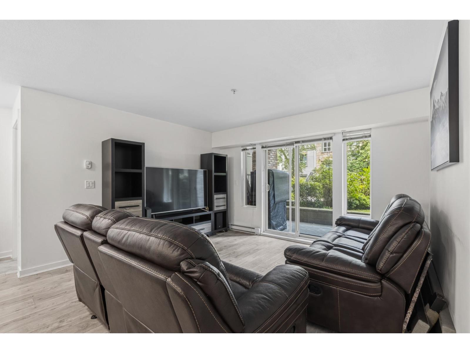 206 8695 160 Street Property Photo 4