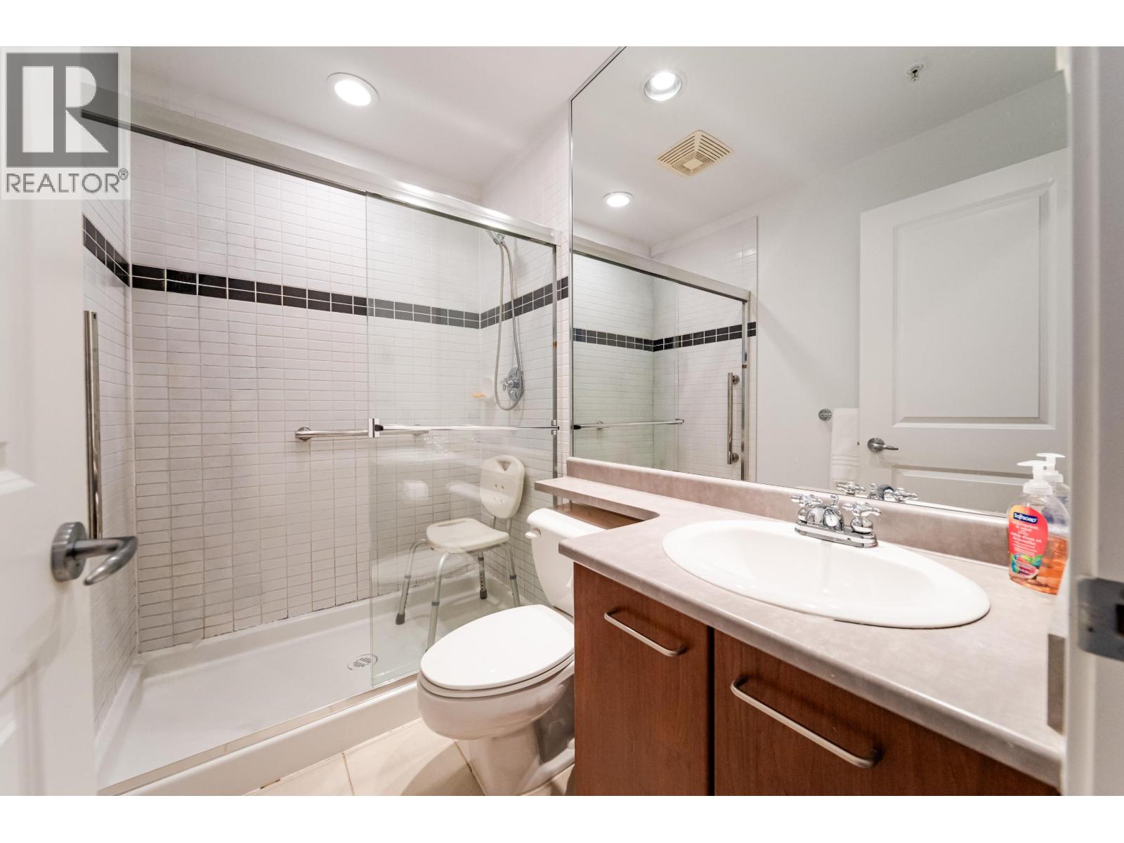8 4333 Central Boulevard Property Photo 24