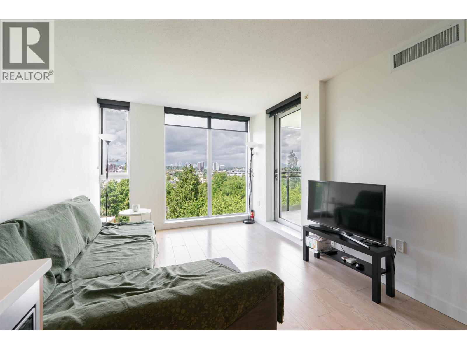 1011 8988 Patterson Road Property Photo 6