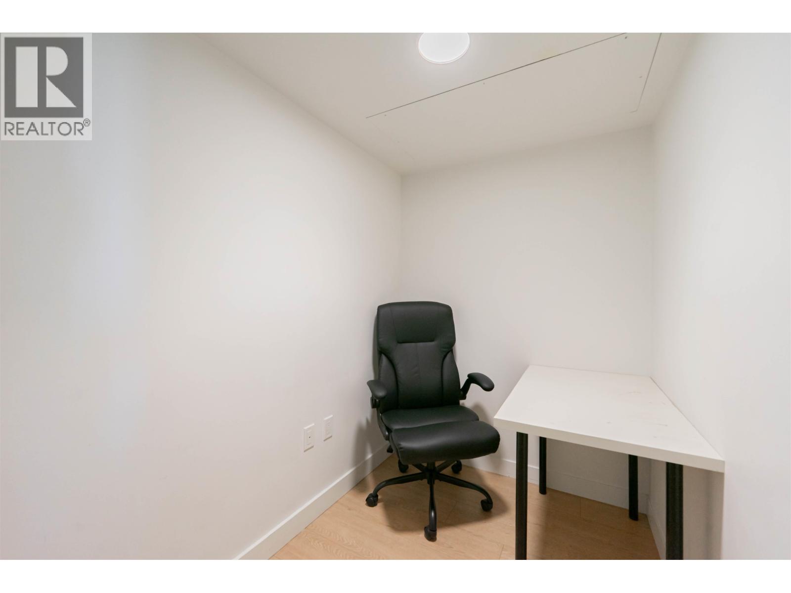 1011 8988 Patterson Road Property Photo 17