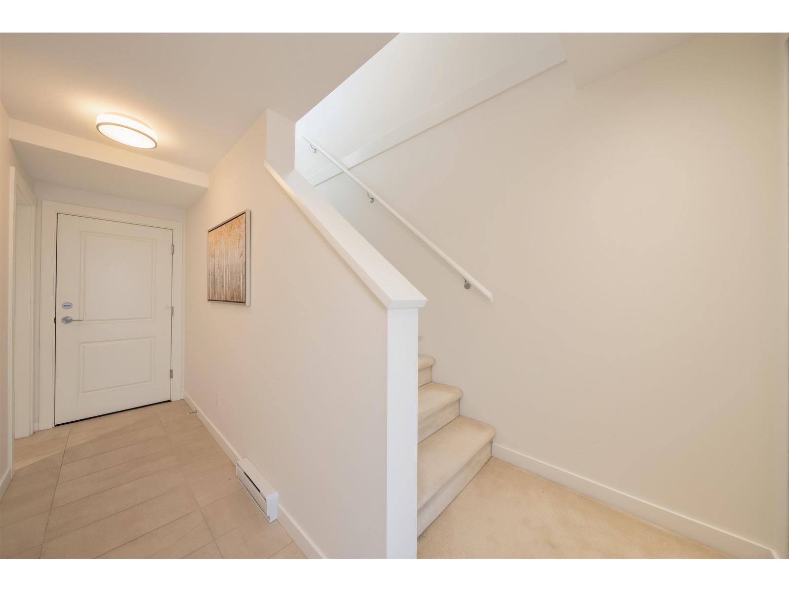 11 15938 27 Avenue Property Photo 7
