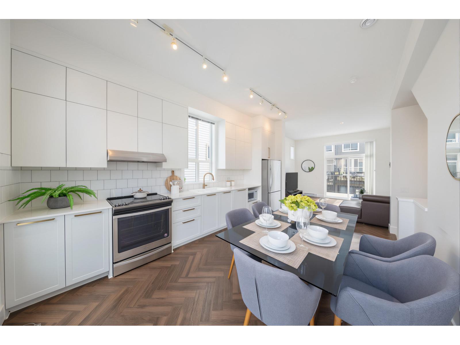 11 15938 27 Avenue Property Photo 15
