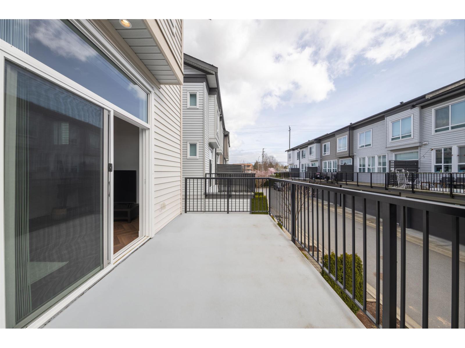 11 15938 27 Avenue Property Photo 29
