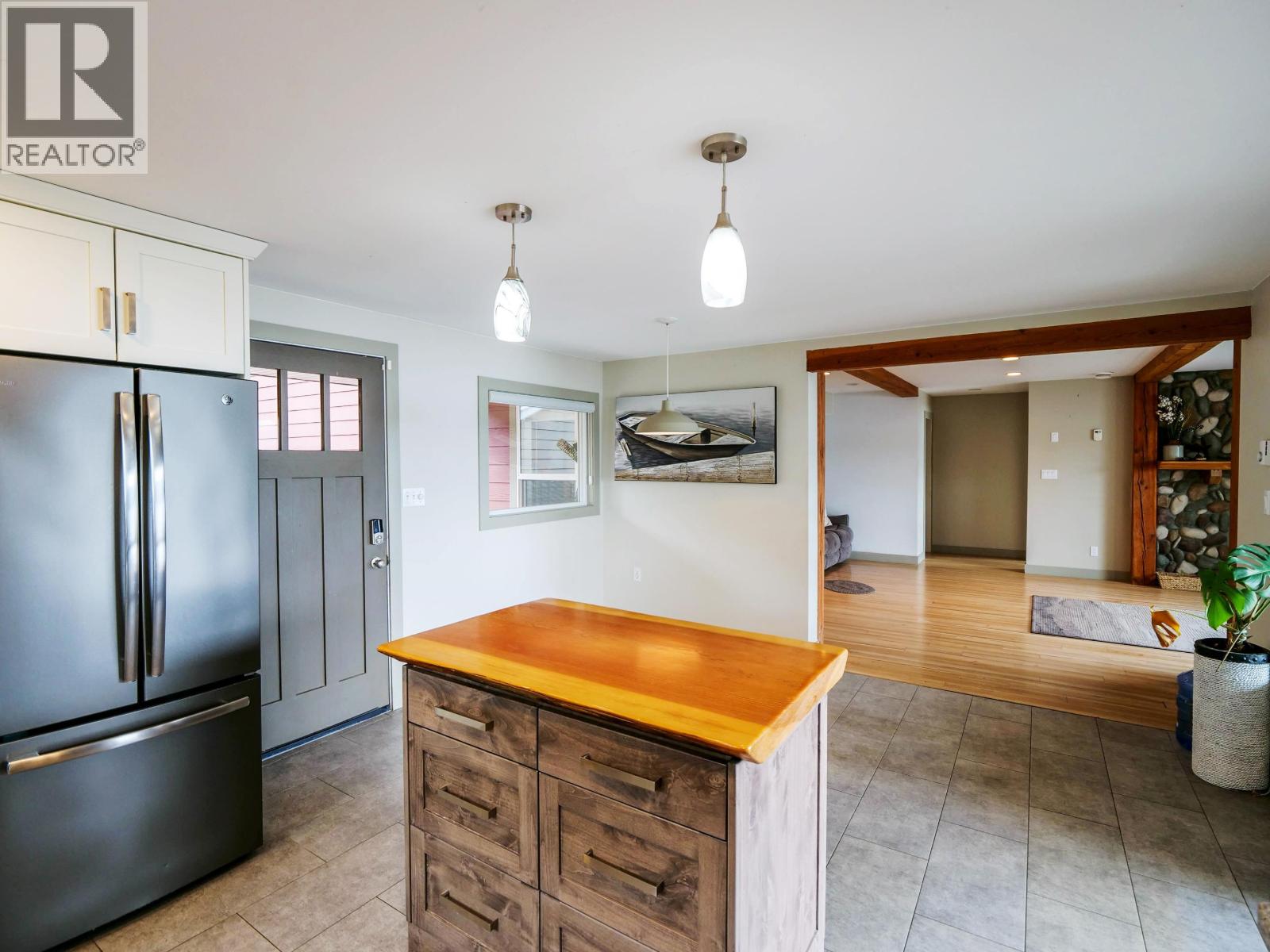 1872 Crystal Street Property Photo 6