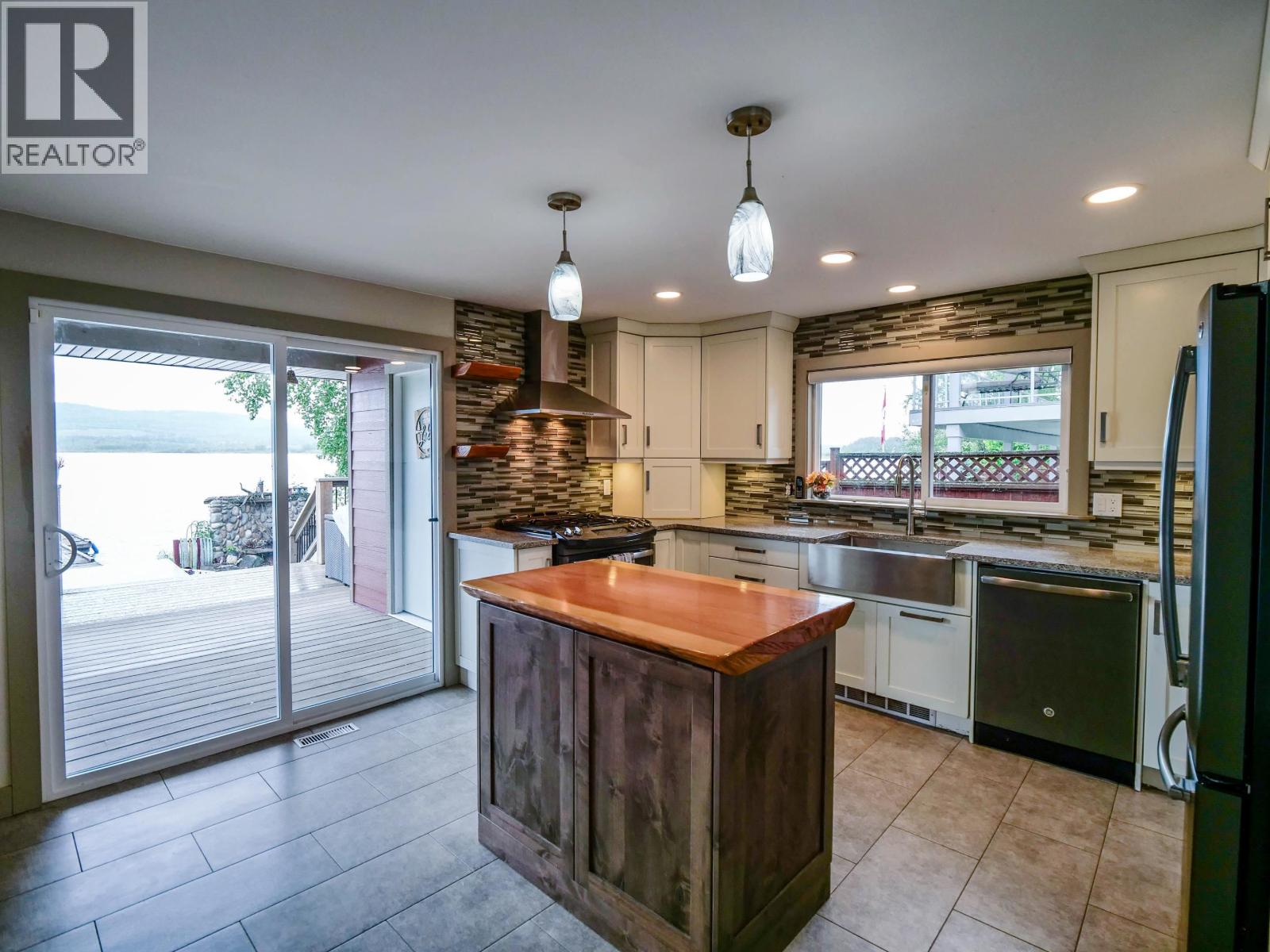 1872 Crystal Street Property Photo 7