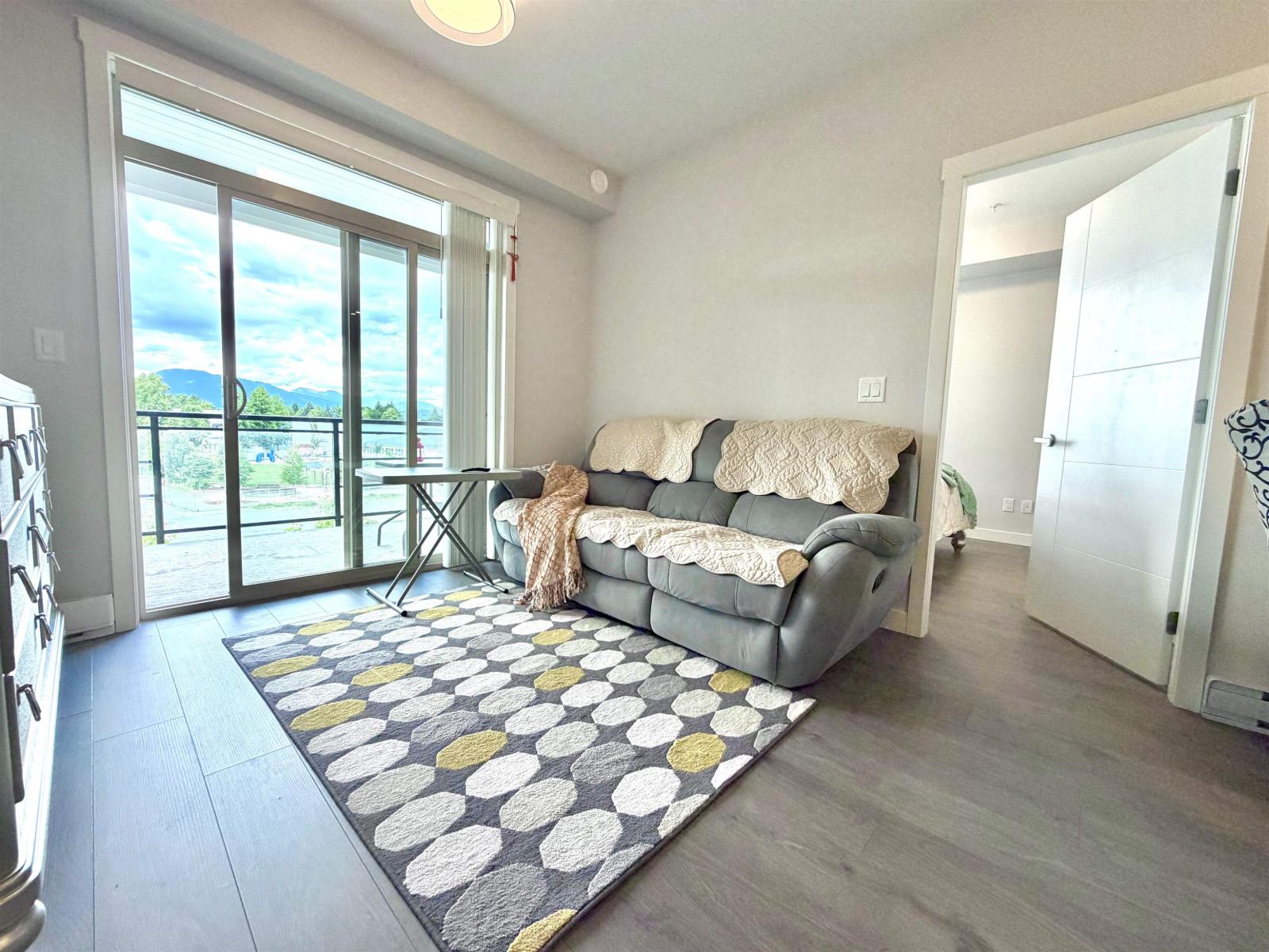 45562 Airport Road #403 Property Photo 3
