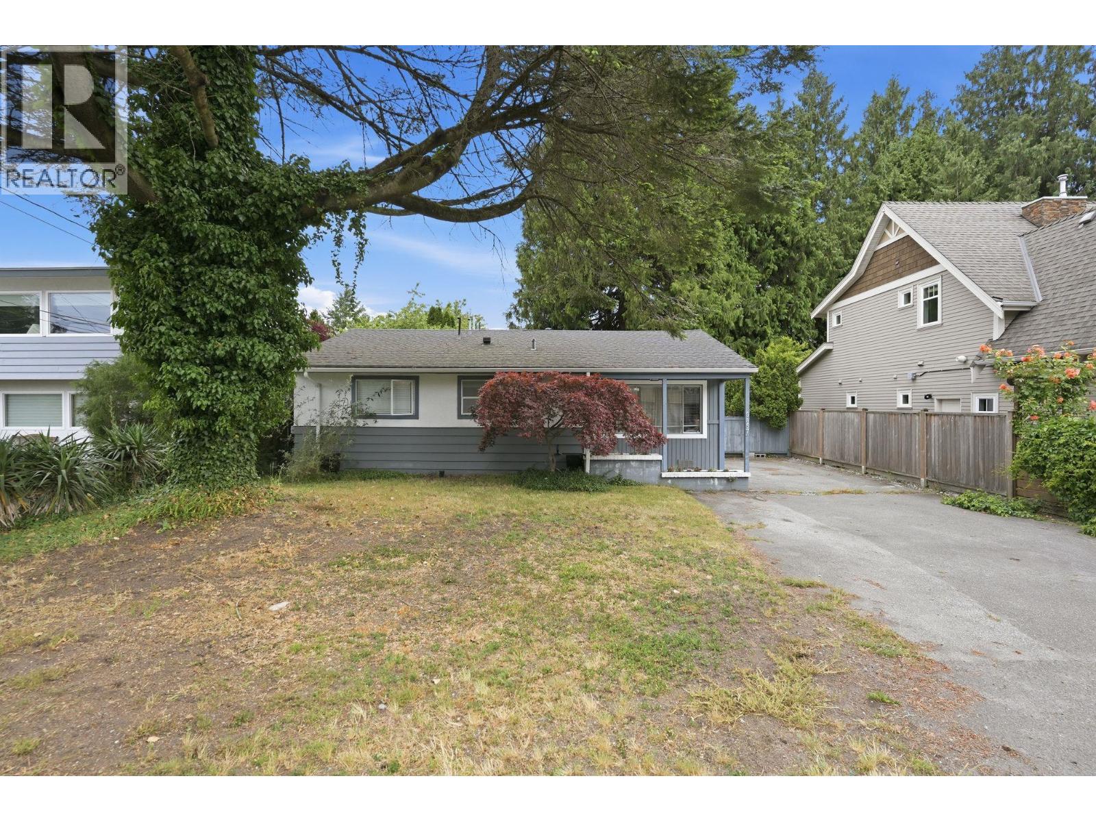 5857 16 Avenue Property Photo 1