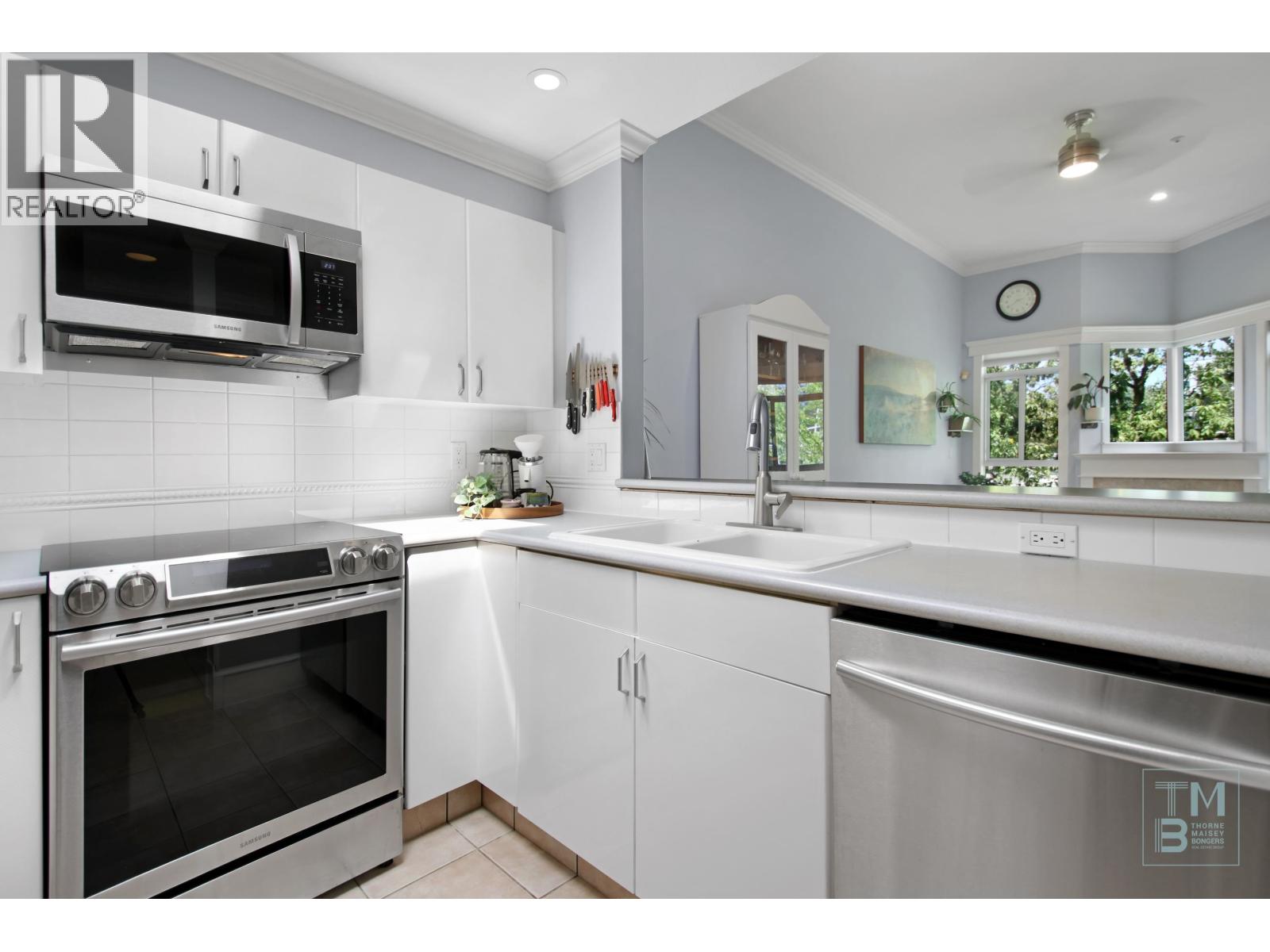 411 128 W 8th Street Property Photo 8