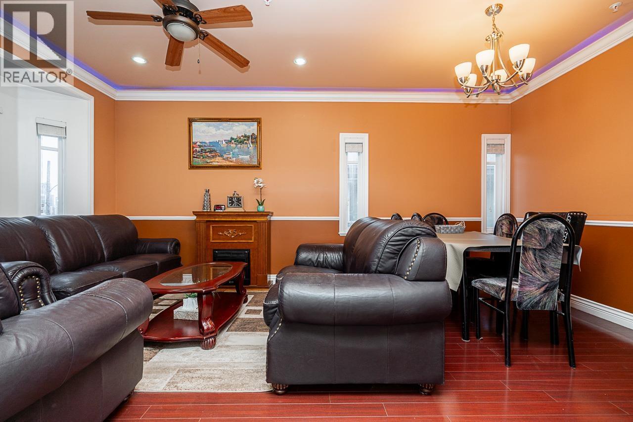 528 Sixteen Street Property Photo 8