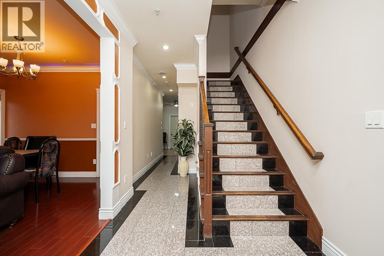 528 Sixteen Street Property Photo 9