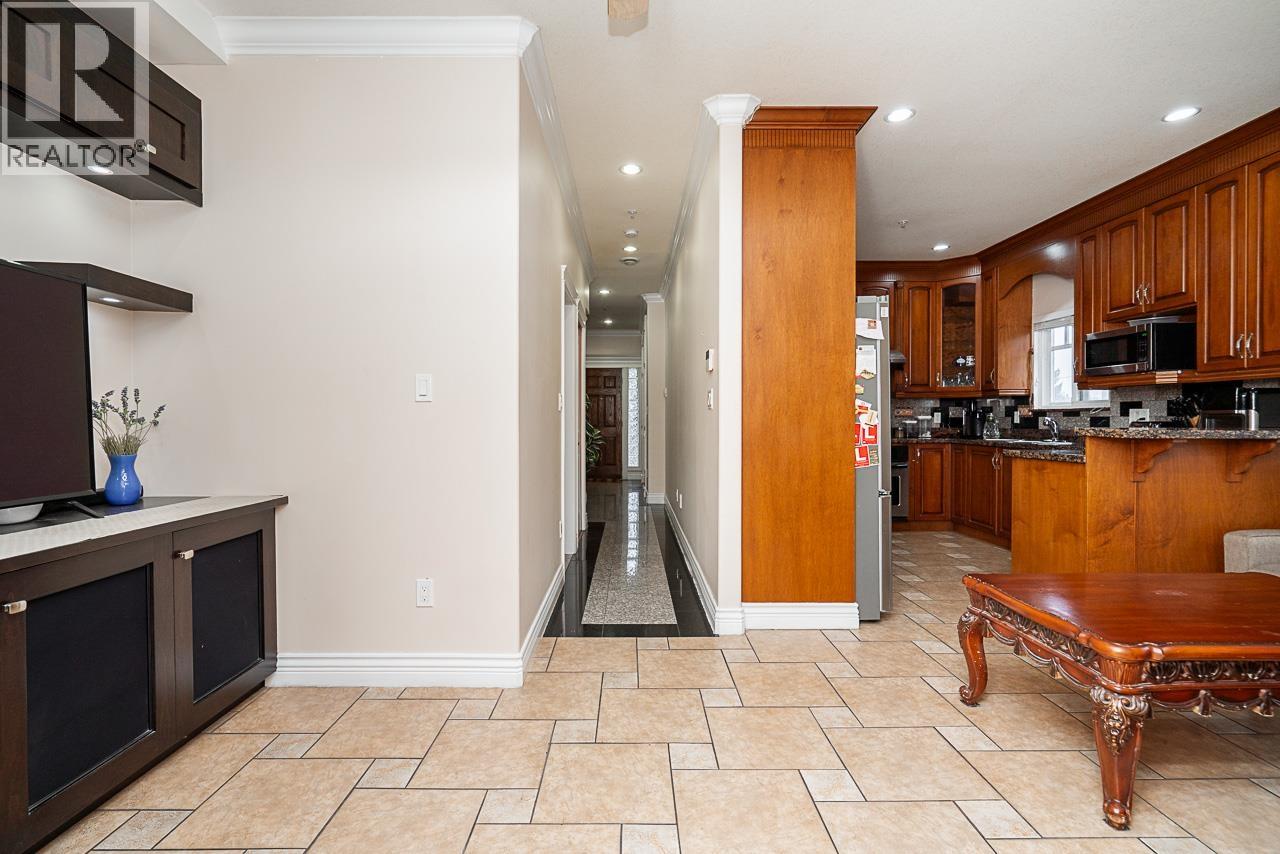 528 Sixteen Street Property Photo 11