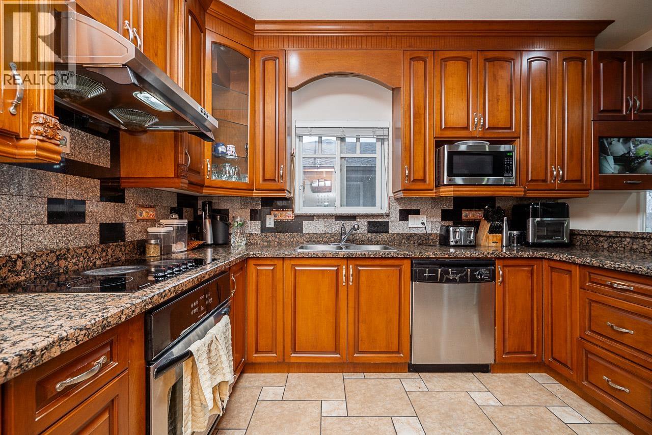 528 Sixteen Street Property Photo 14