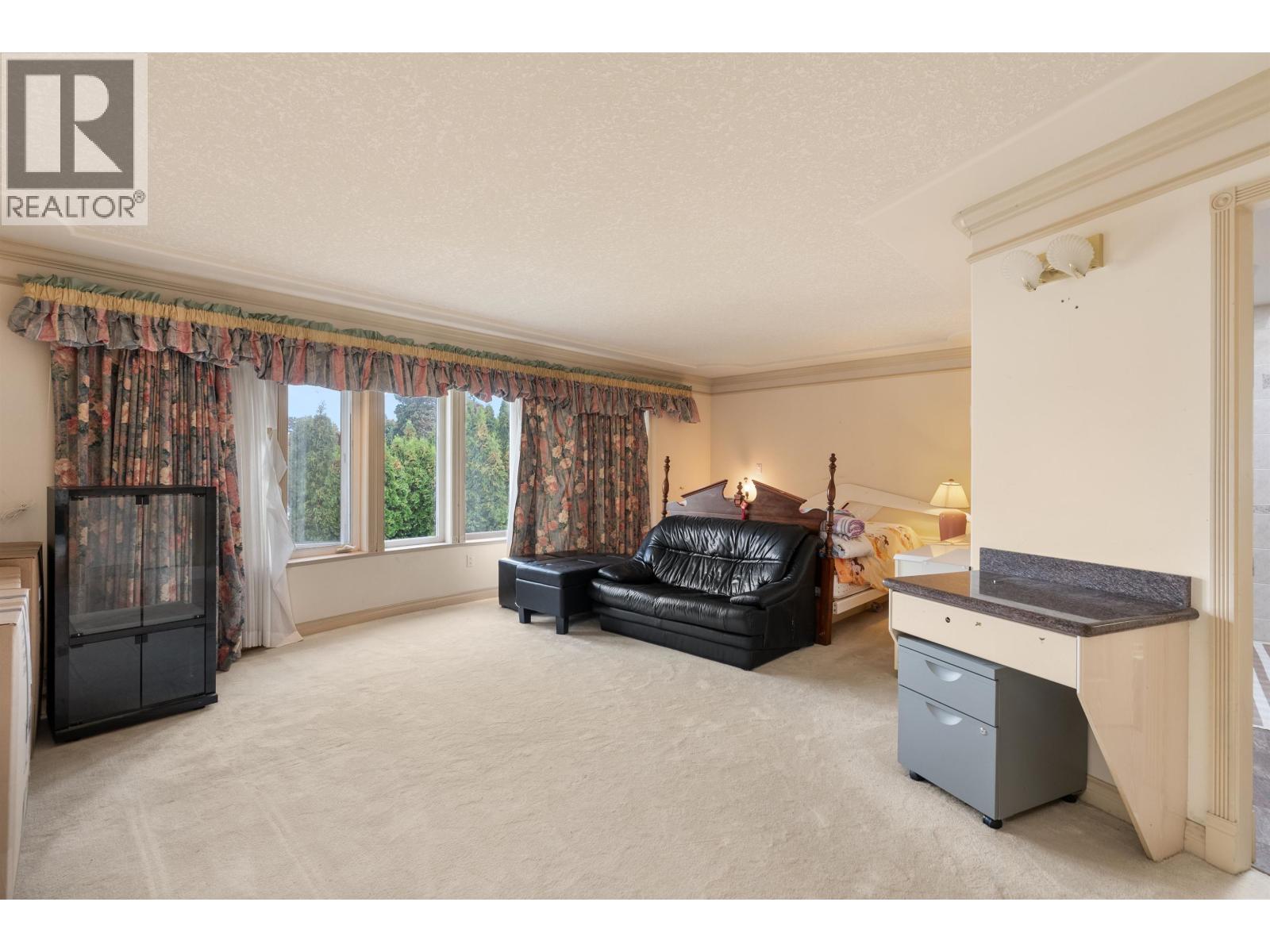 5080 Linfield Gate Property Photo 17