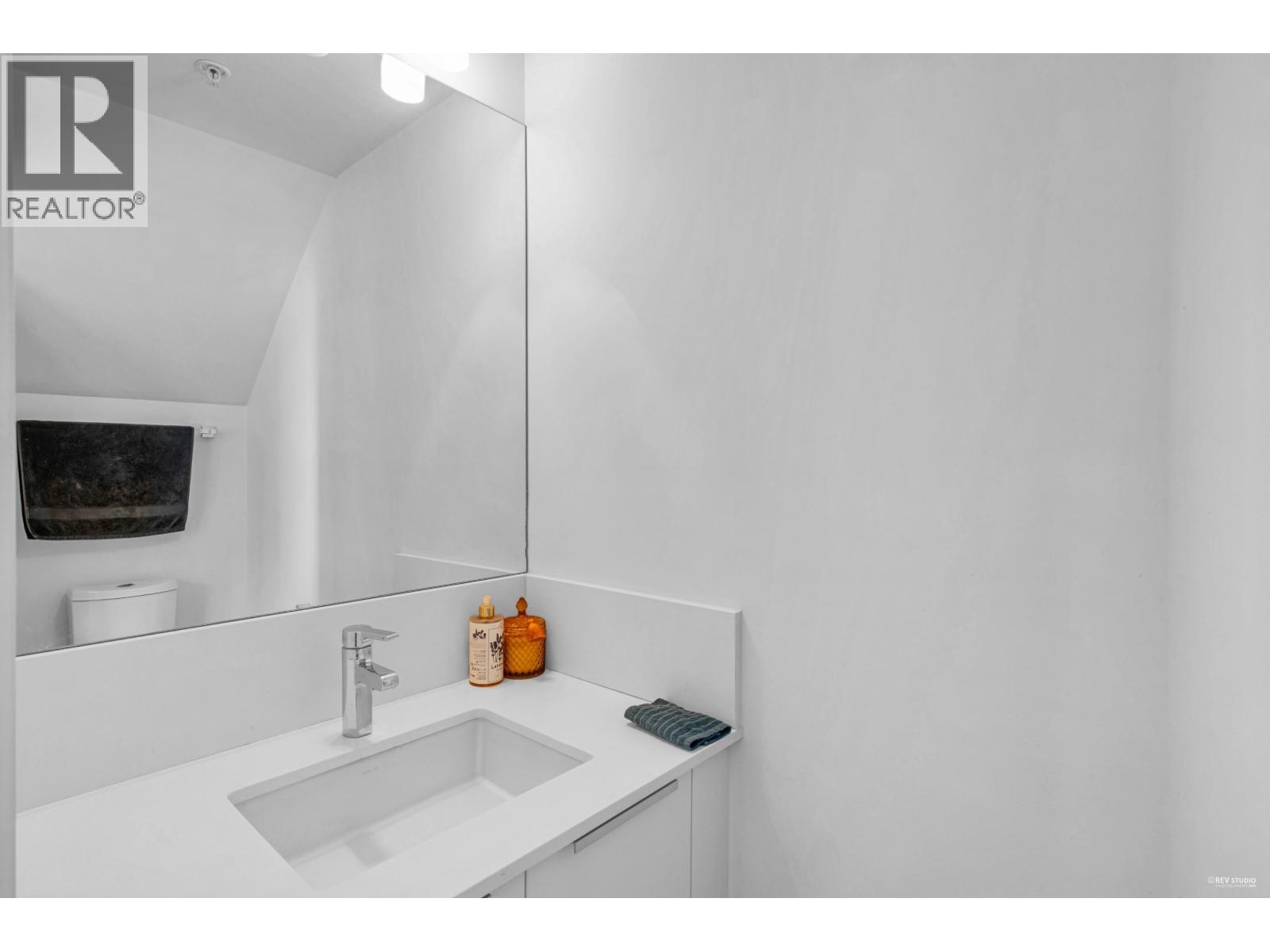 513 1283 Howe Street Property Photo 11