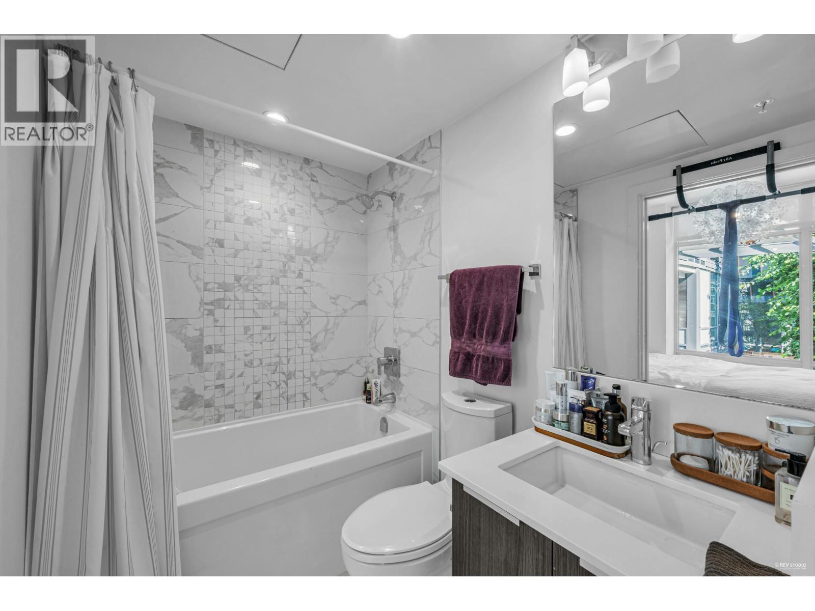 513 1283 Howe Street Property Photo 16