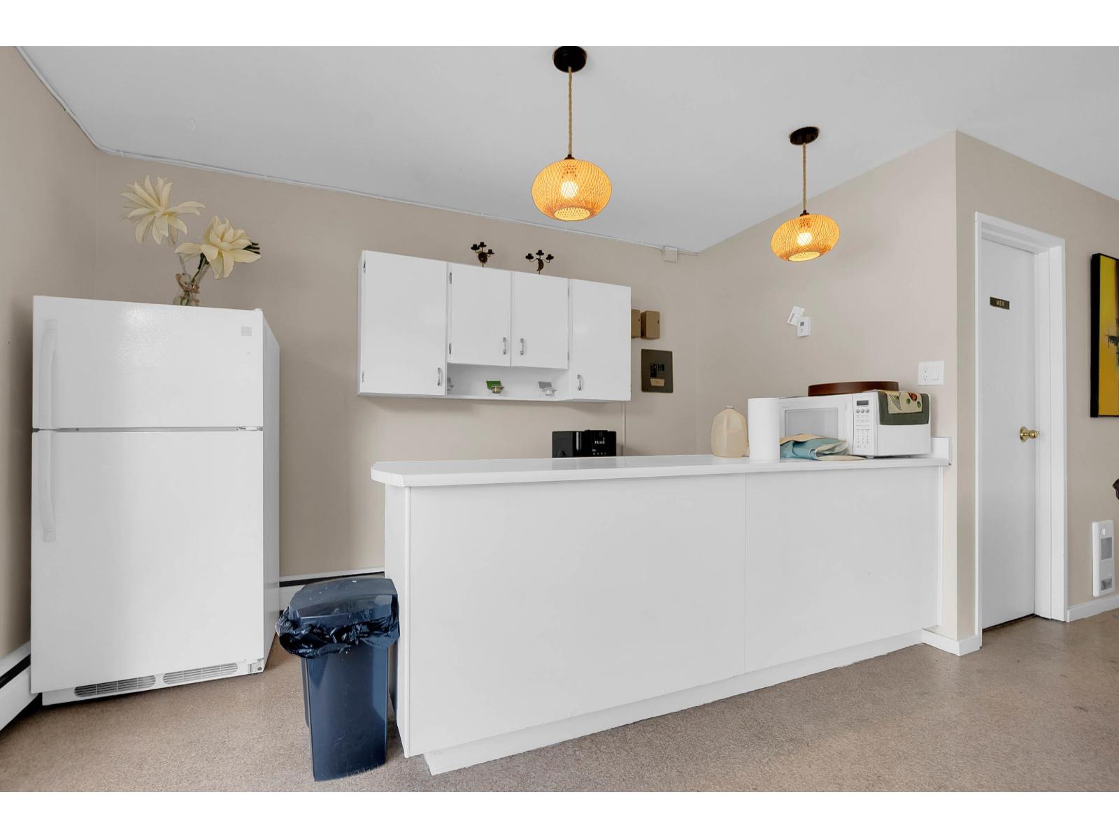 359b 8635 120 Street Property Photo 13
