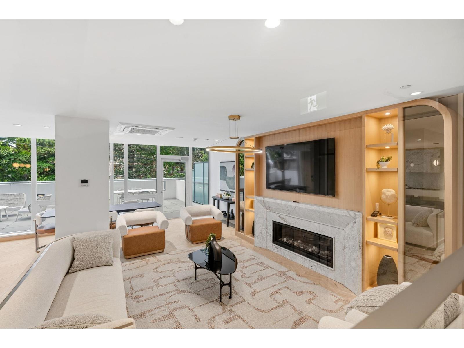 502 1342 Johnston Road Property Photo 22