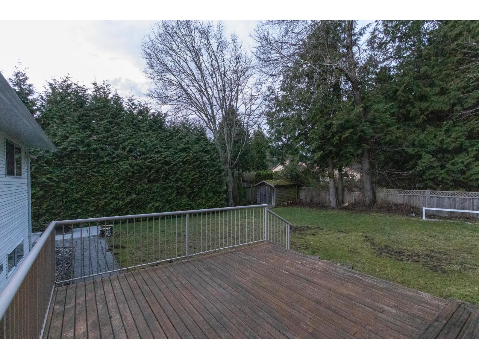 13811 17 Avenue Property Photo 3