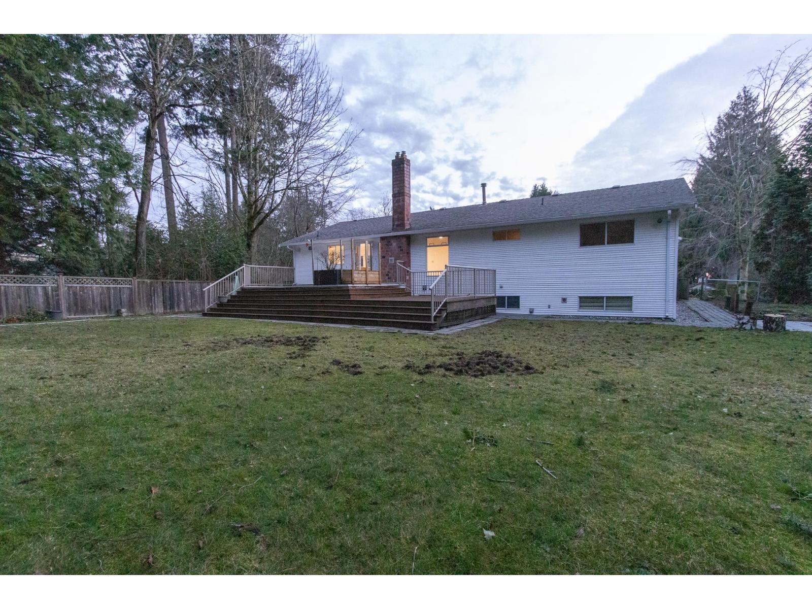 13811 17 Avenue Property Photo 5