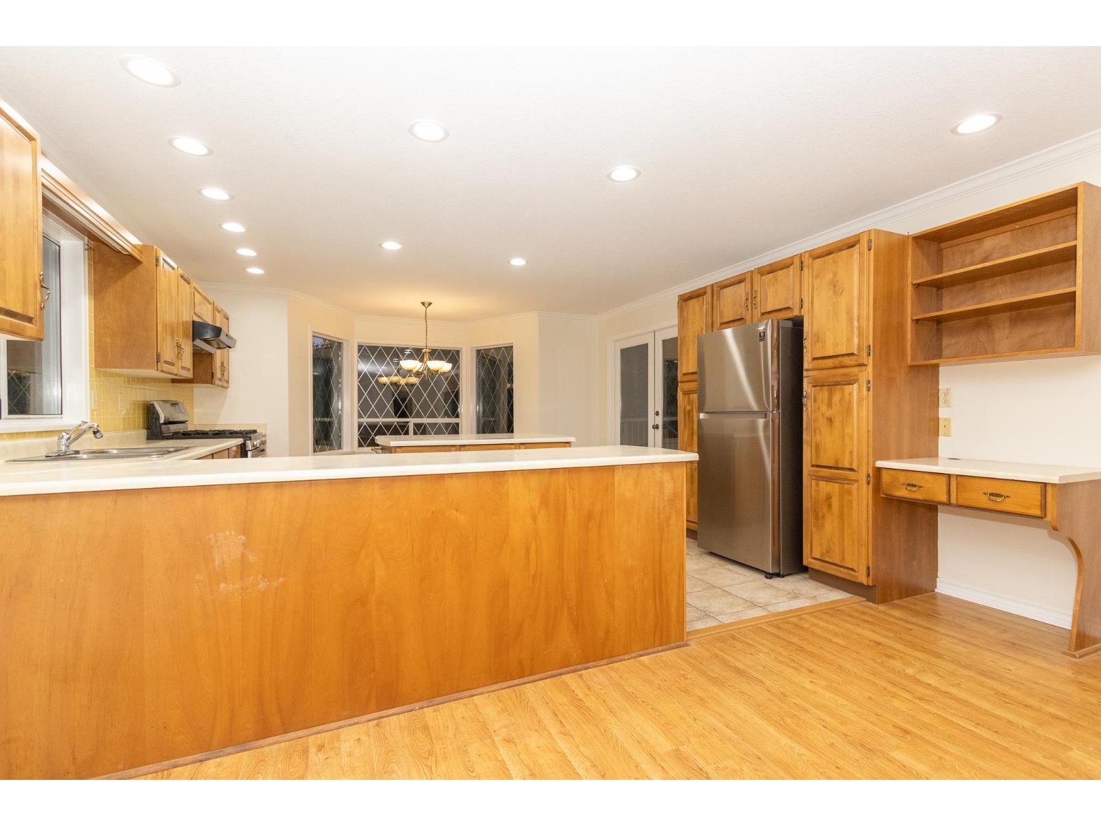 13811 17 Avenue Property Photo 17