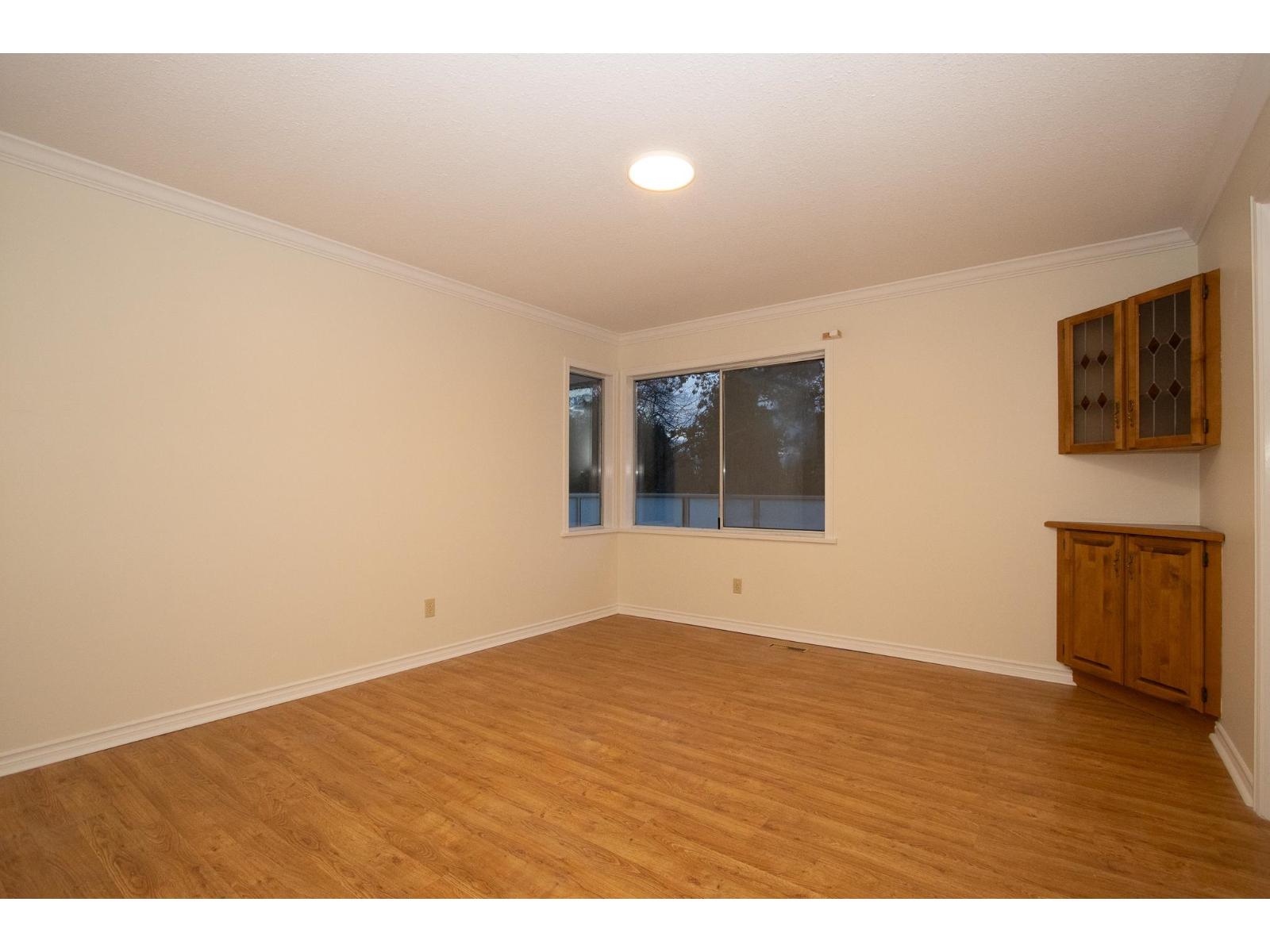 13811 17 Avenue Property Photo 18