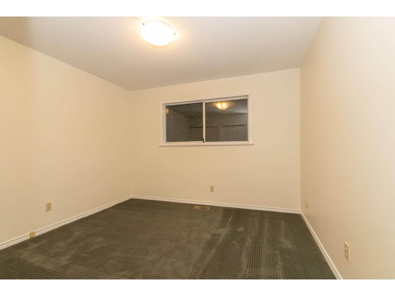 13811 17 Avenue Property Photo 23