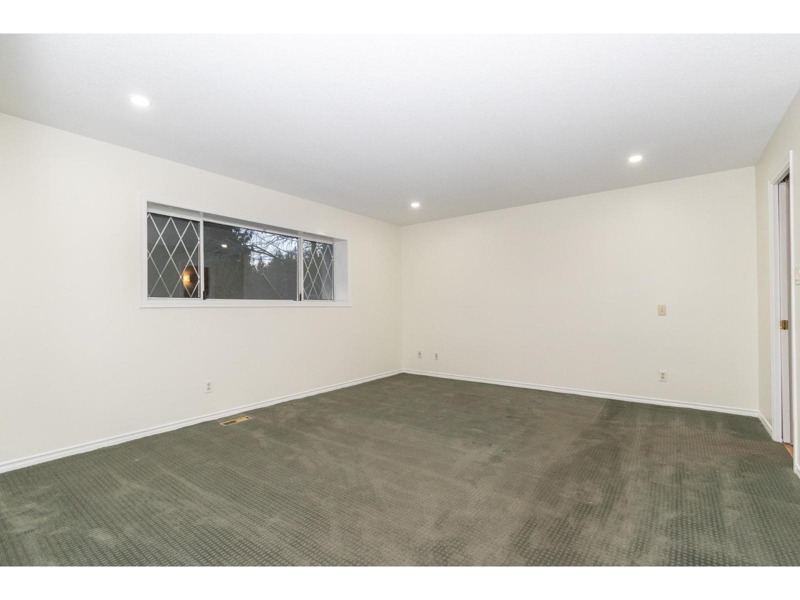 13811 17 Avenue Property Photo 25