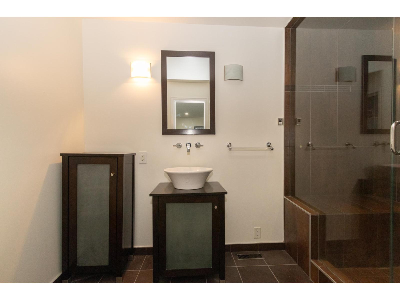 13811 17 Avenue Property Photo 28