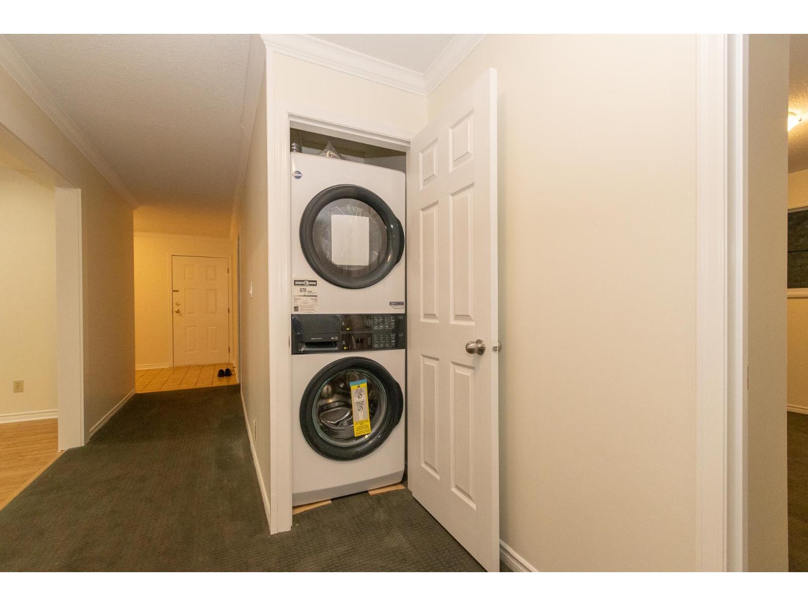 13811 17 Avenue Property Photo 30
