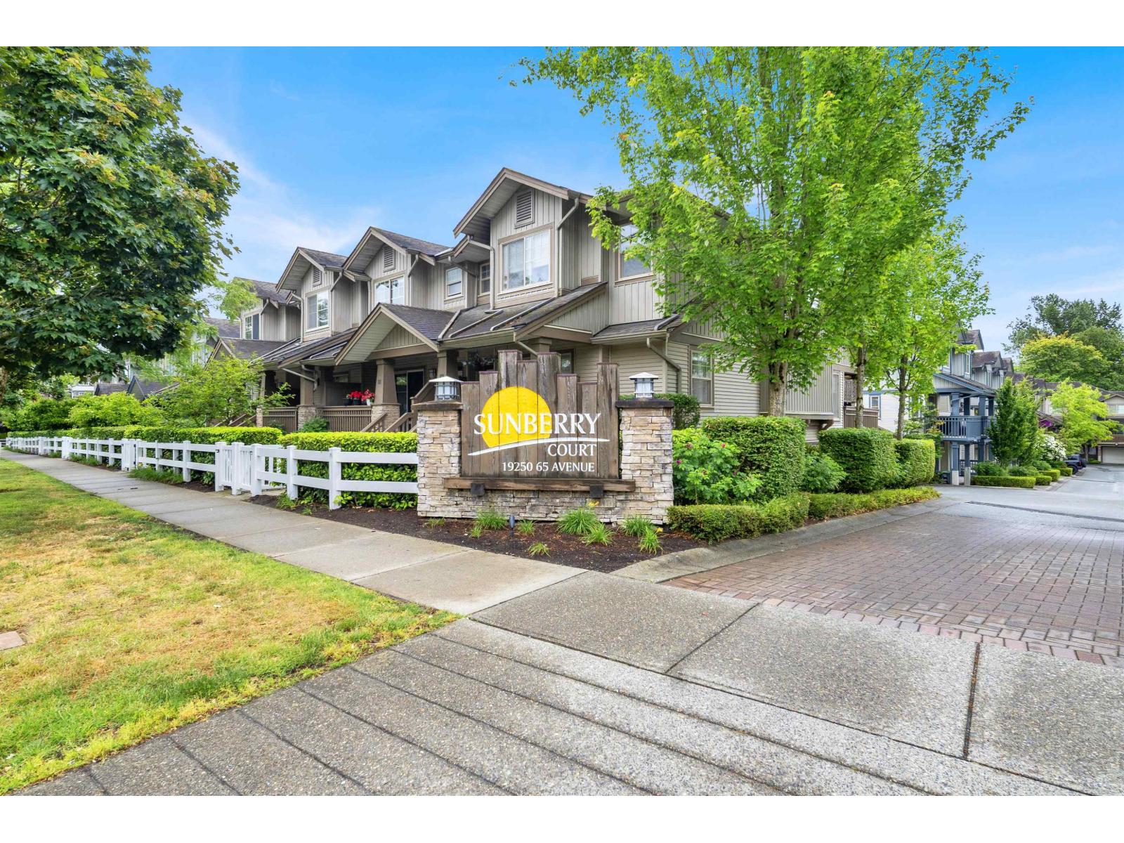 64 19250 65 AVENUE Property Photo 1