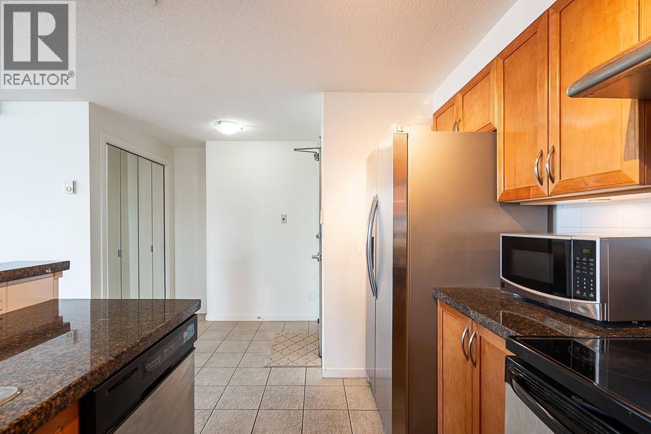 2504 4398 Buchanan Street Property Photo 7