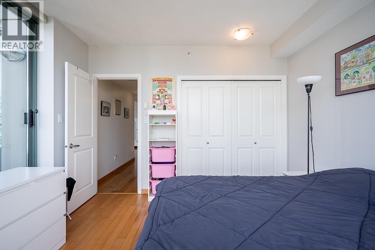 2504 4398 Buchanan Street Property Photo 15