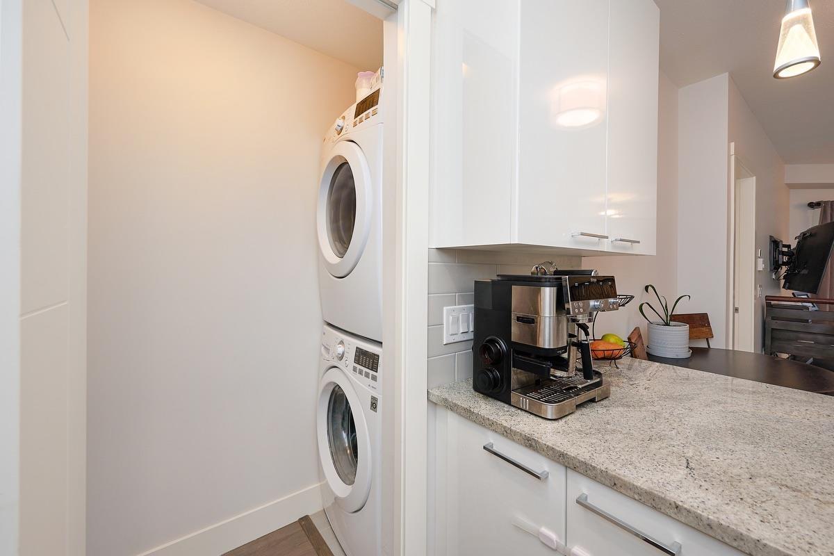 314 20175 53 Avenue Property Photo 6