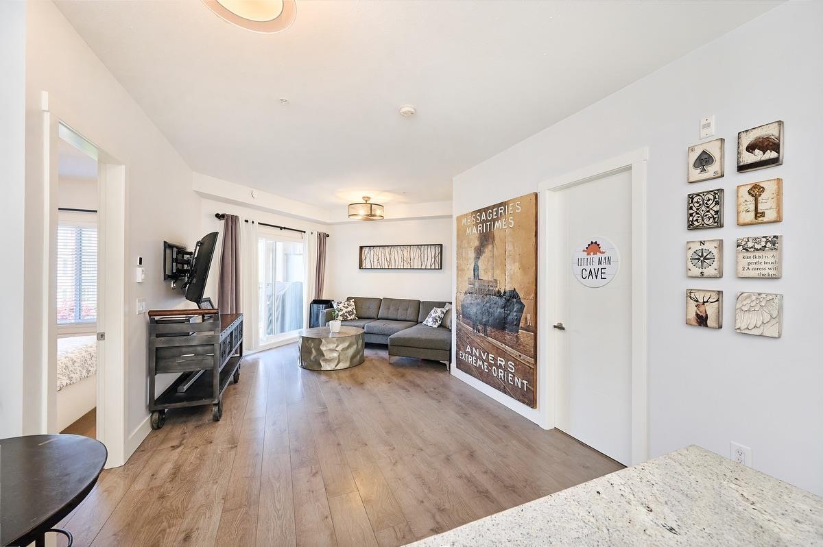 314 20175 53 Avenue Property Photo 7