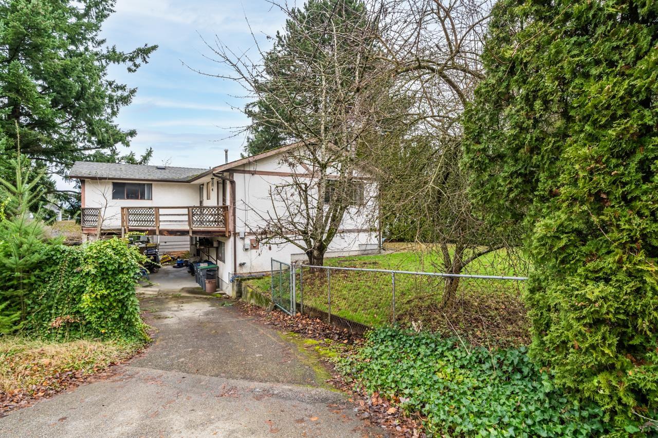 2751 153A STREET Property Photo 1