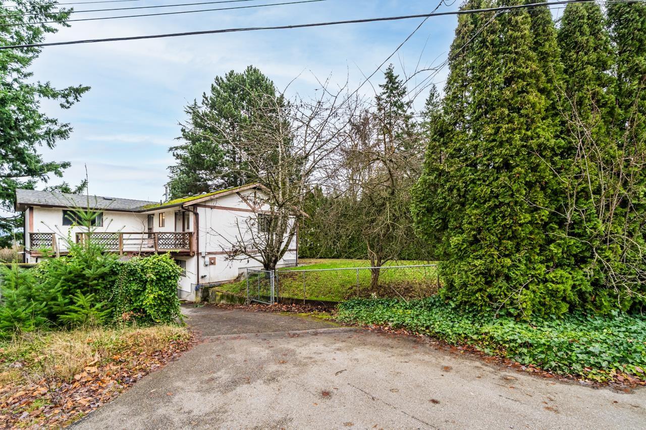 2751 153a Street Property Photo 2
