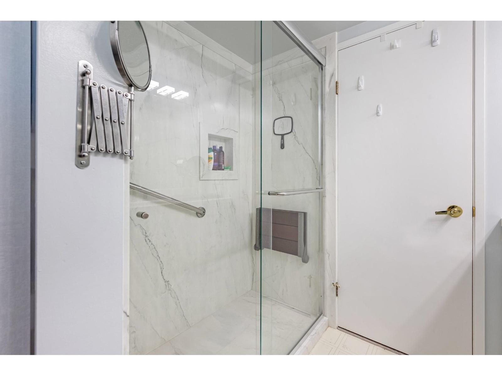 54 6537 138 Street Property Photo 16