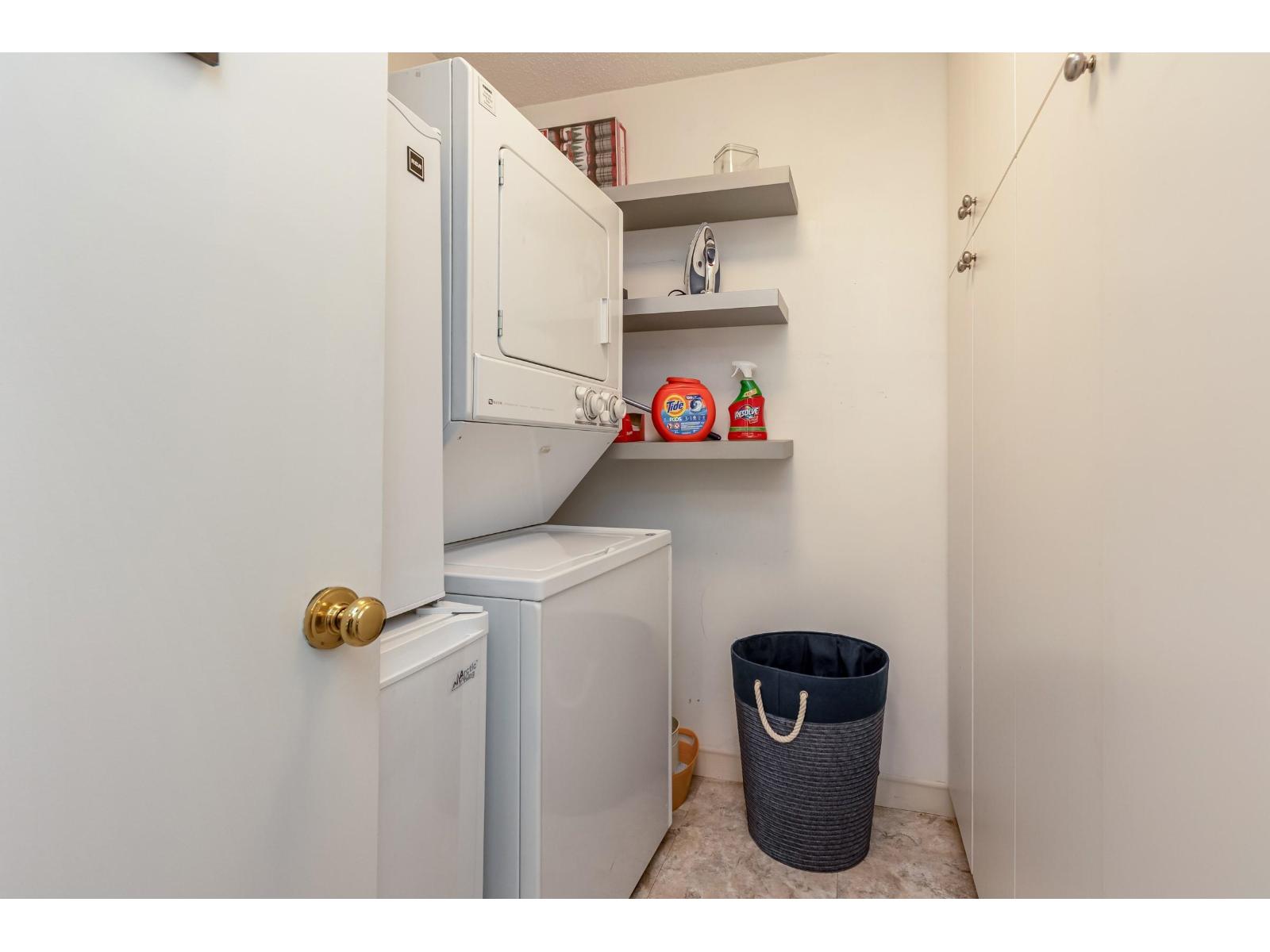 54 6537 138 Street Property Photo 17