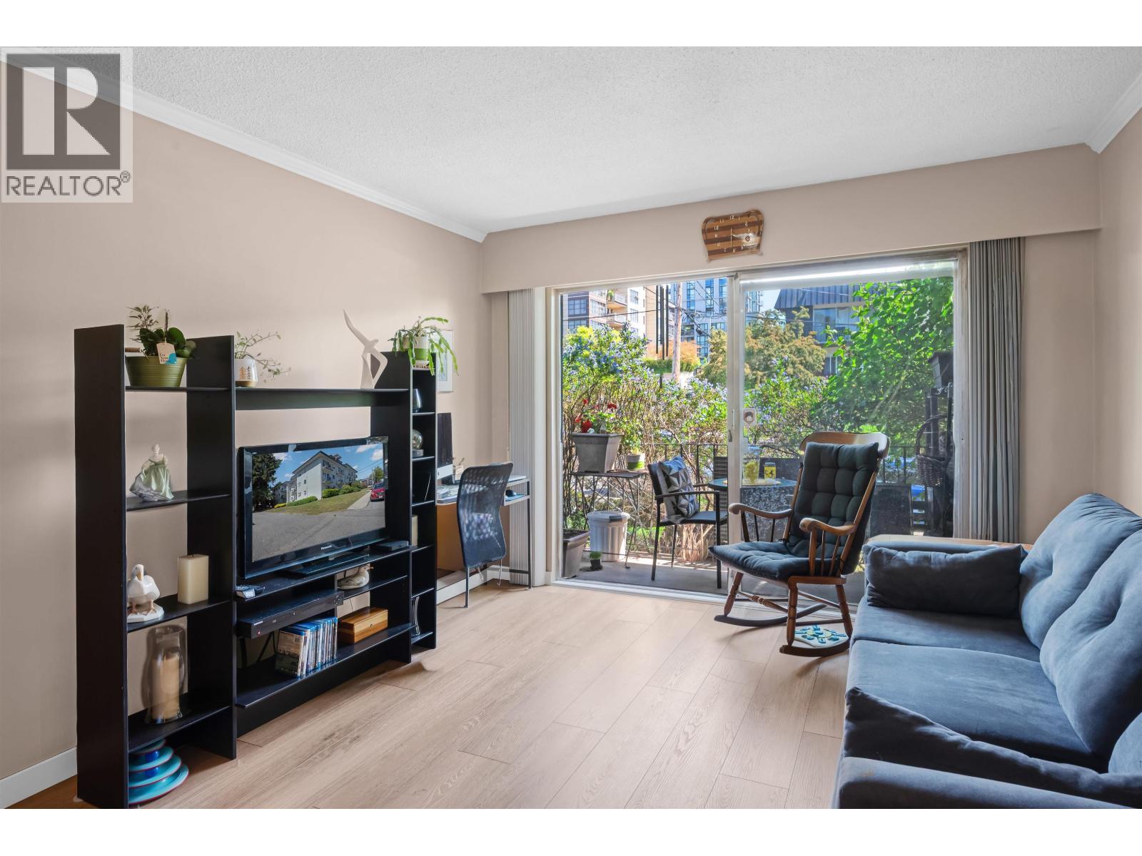 101 611 Blackford Street Property Photo 1