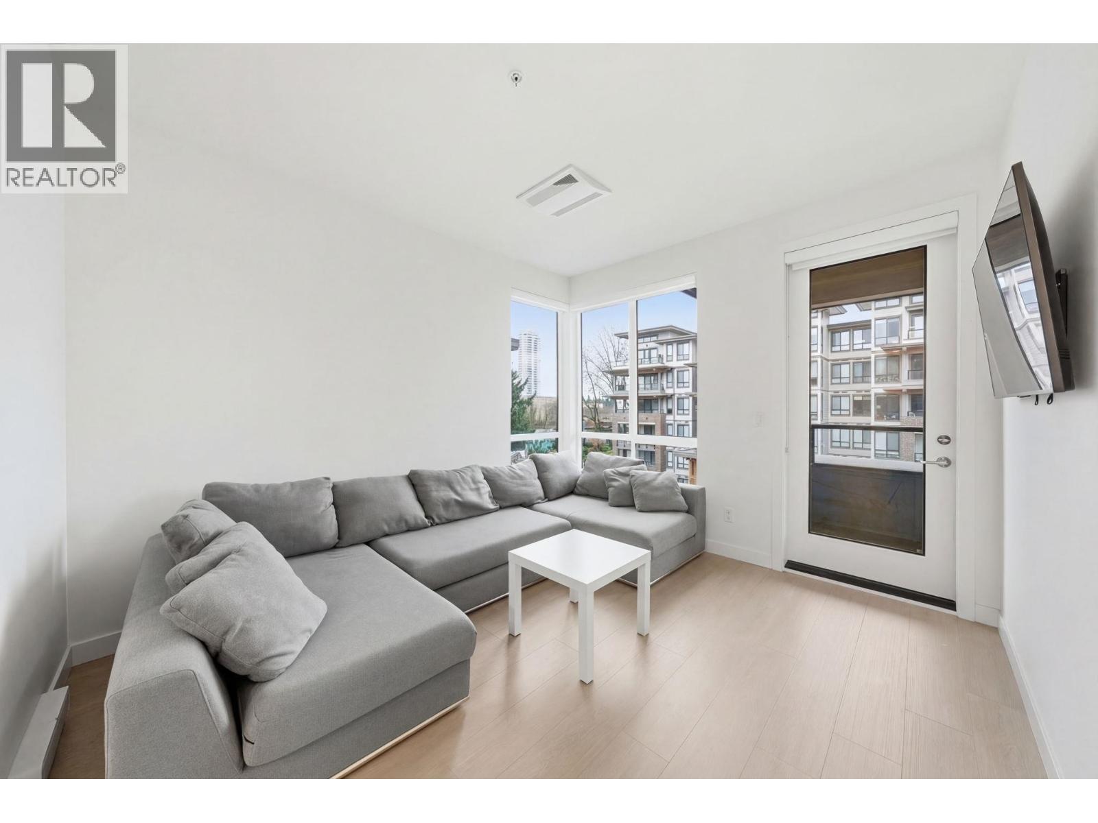 418 7588 16th Street Property Photo 2