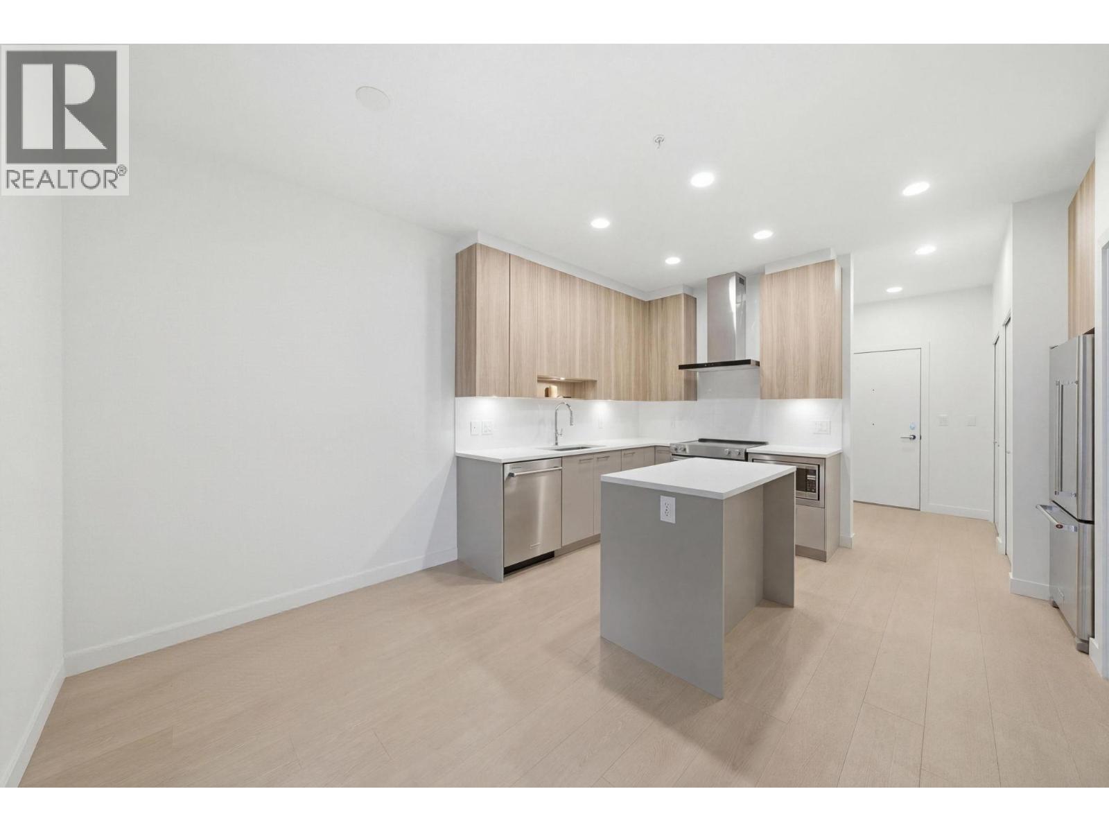 418 7588 16th Street Property Photo 6