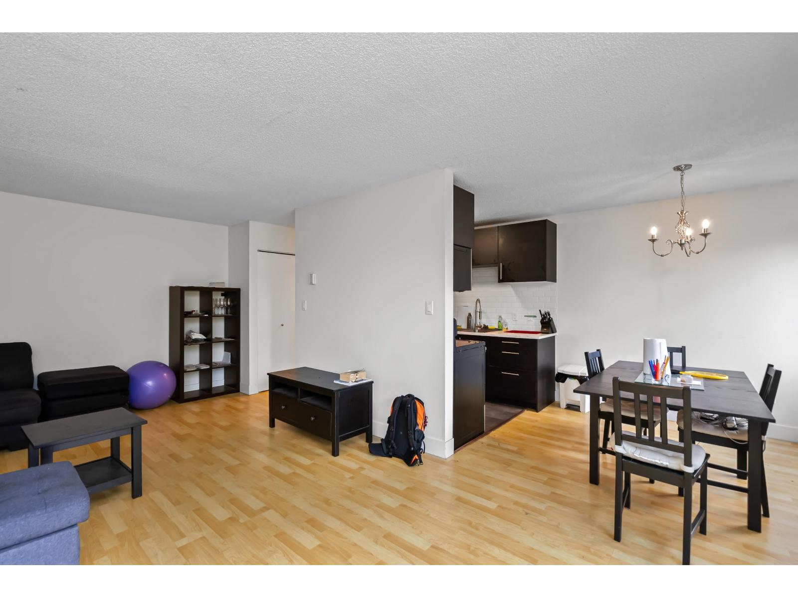 347 1909 Salton Road Property Photo 8