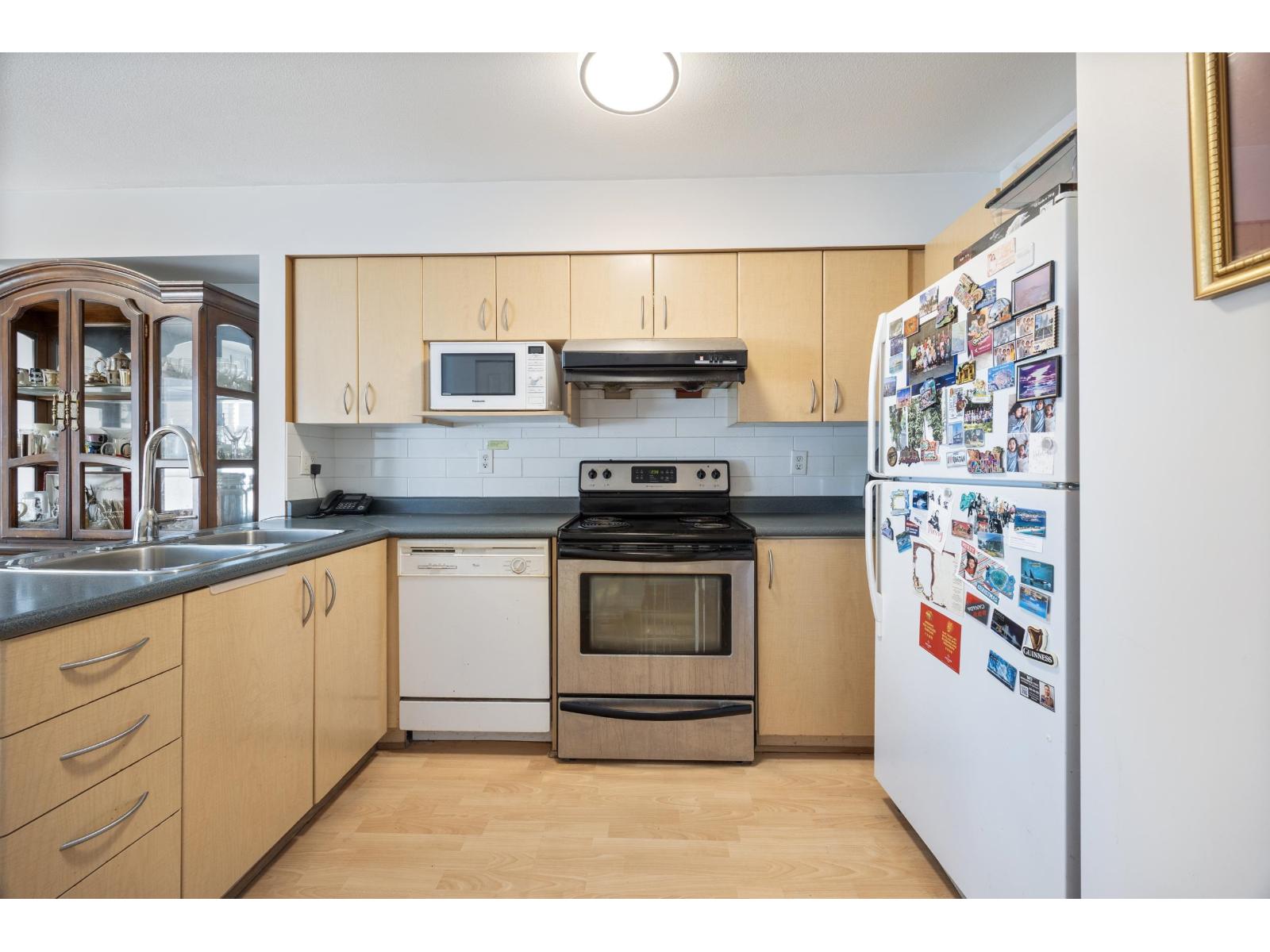 22 15355 26 Avenue Property Photo 5
